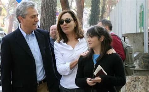 Barbara palombelli ha sposato francesco rutelli nel 1982. La figlia dell'ex sindaco di Roma Rutelli entra al Grande ...
