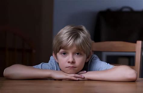 父母该如何帮助身患抑郁症的孩子？ 哔哩哔哩
