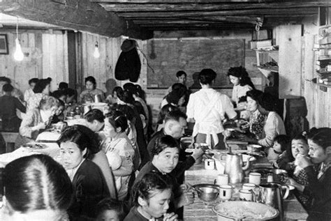 1940 s after the attack on pearl harbor fdr ordered for japanese americans to be put in