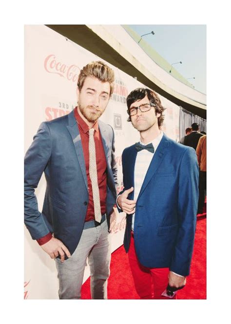 Rhett Mclaughlin And Link Neal Streamy Awards Red Carpet Loving That