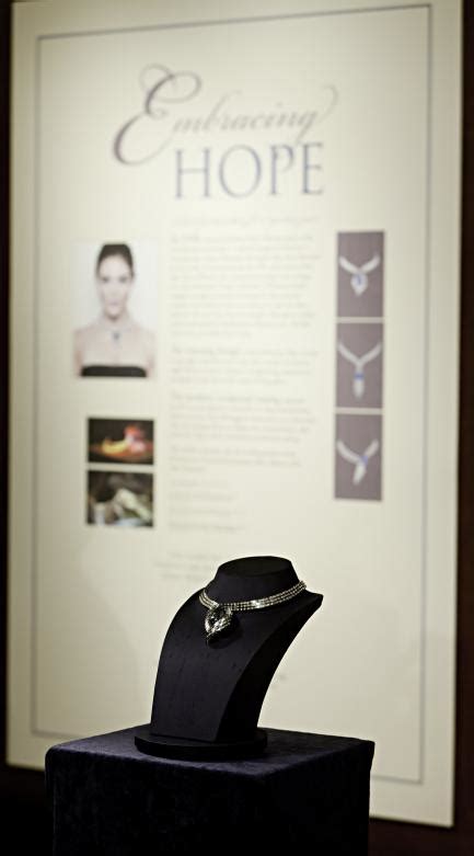 Smithsonian Unveils Hope Diamond In New Setting Designed By Harry