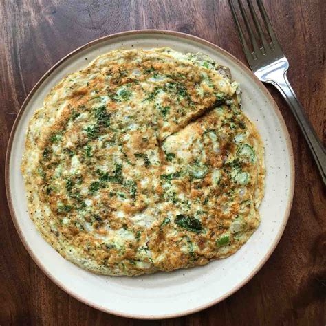 Egg White Spinach Omelette Recipe With Garlic And Oregano By Archanas