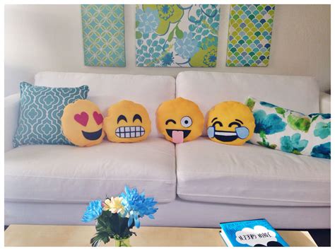 How to make emoji pillows diy #easy #kawaii #pillow #room #decor #& #gift #ideas diy pillow emoji emoji pillows diy easy. Pinterest: aliesemeyer emoji pillow DIY | Almohadas de bricolaje, Cojines de emoticones