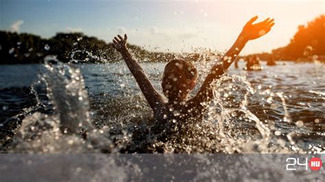 Tényleg veszélyes evés után úszni? | 24.hu