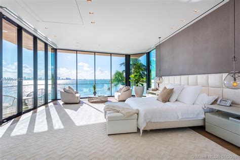 Magnificent Modern Miami Mansion With Ocean Panorama Luxurious