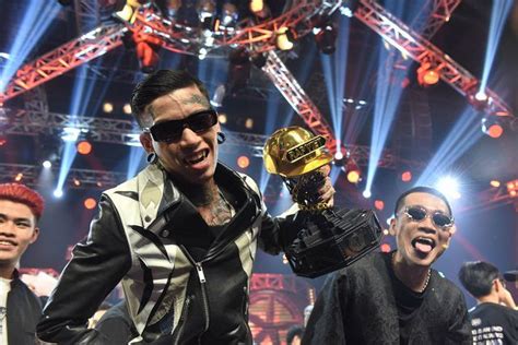 Dù danh tính những quái vật xuất hiện tại casting rap việt mùa 2 đã sớm được hé lộ trong thời gian diễn ra casting tại hà nội và tp.hcm vào tháng 4 vừa qua nhưng các rap fan vẫn chiều lòng fan, những hình ảnh casting của các thí sinh tại rap việt mùa 2 sẽ được ban tổ chức phát trên youtube. Những chương trình được mong đợi trở lại năm 2021: Rap ...