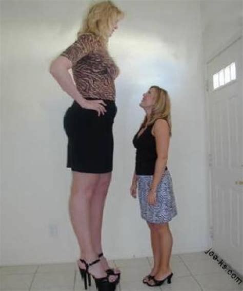 tall woman 6 5 5 vs 4 11 tall women female height comparison pinterest tall women