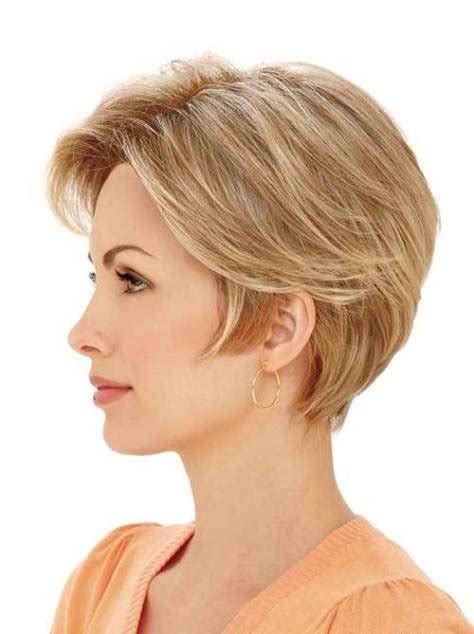 People with fine thin hair often have trouble finding a hairstyle that works because their hair just won't settle properly with most haircuts get your hair cut with layers. 50 Best Short Hairstyles for Fine Hair Women's - Fave ...