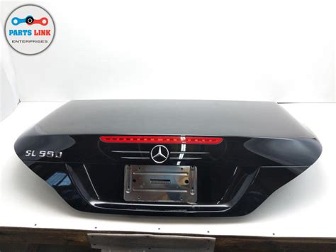 2013 2019 Mercedes Sl550 R231 Rear Trunk Deck Lid Trim Stop Brake Light