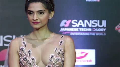 Sonam Kapoor Hot Dress At Sansui Stardust Awards 2016 Youtube