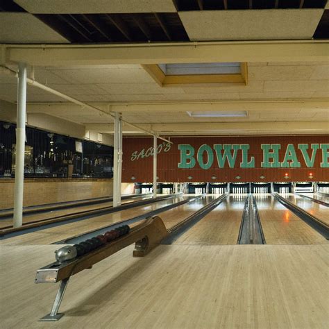 17 Actually Cool Things To Do In Boston This Summer Candlepin Bowling