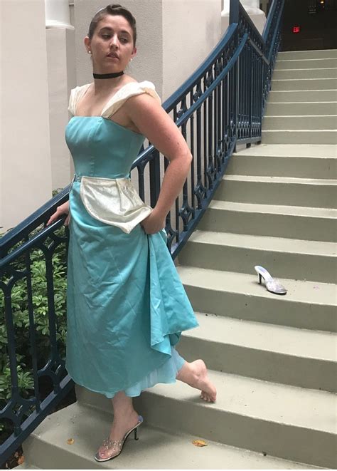 Pin De Bosonoga Pepeljuga En Cinderella Woman Princesas