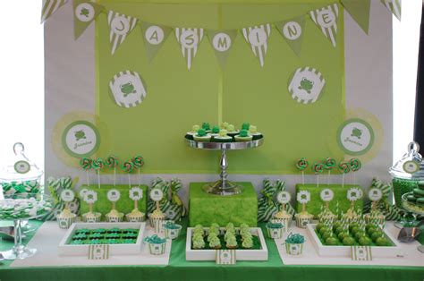 Princess and the frog baby shower/ birthday centerpiece. baby shower ideas frogs - Baby Shower Decoration Ideas