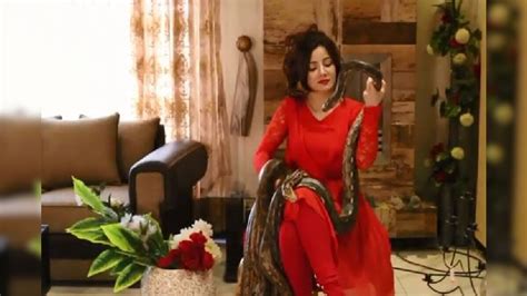 सांप पालने के मुकदमे में पाकिस्‍तानी गायिका राबी पीरजादा बरी
