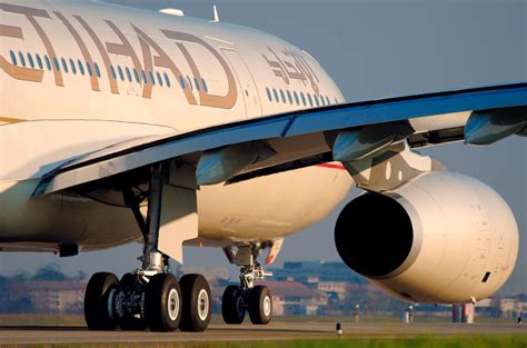 Premium Service on Etihad Airways Makes Long Flights Easy