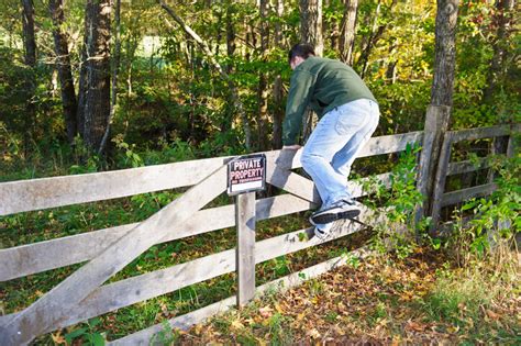 Defense an fond en fait. Trespassing Defense Attorney in Gainesville, FL