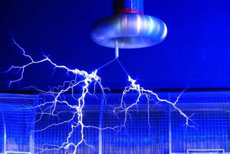 Fascinating Facts About the Early Electric Age - Toptenz.net