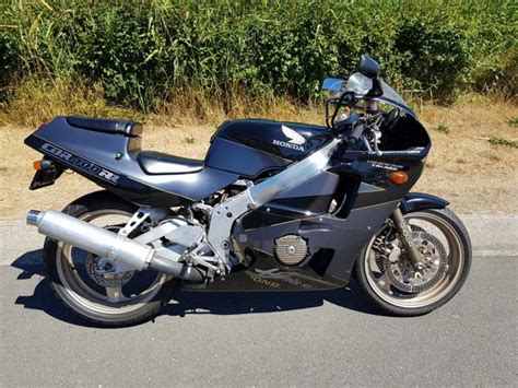 But it sets the cbr400 mill apart from honda's other inline engines and is noteworthy enough honda cbr400rr information on technical data: Honda - CBR 400 RR - 400 cc - 1988 - Catawiki