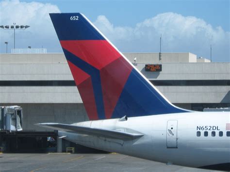 Delta Airlines Tail Tail Of Delta Airlines Aircraft Pinoy