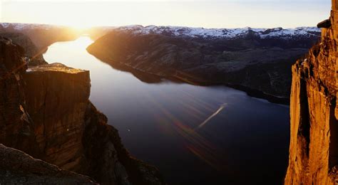 Hier gehts steil in die tiefe. Chassibloggen: Telt på Preikestolen