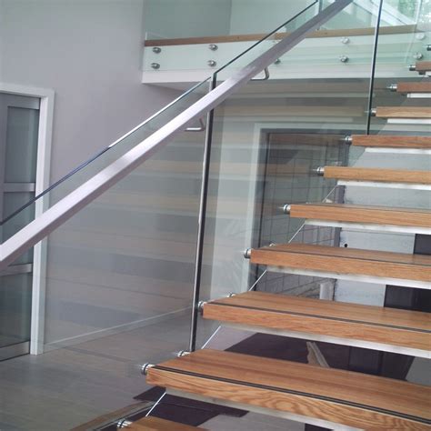 Glass Railing Solid Wood Tread Straight Stairs With Center Beam China