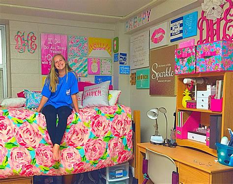 10 lilly pulitzer bedroom ideas incredible as well as interesting preppy dorm room preppy