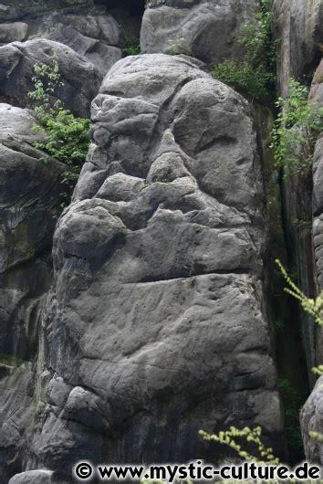 Der Alte Am Felsen 1 Ist Ein Ca 8 Meter Hohes Felsbild