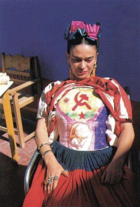 Tracing Frida Kahlos Influence On The Fashion World In 2020 Frida