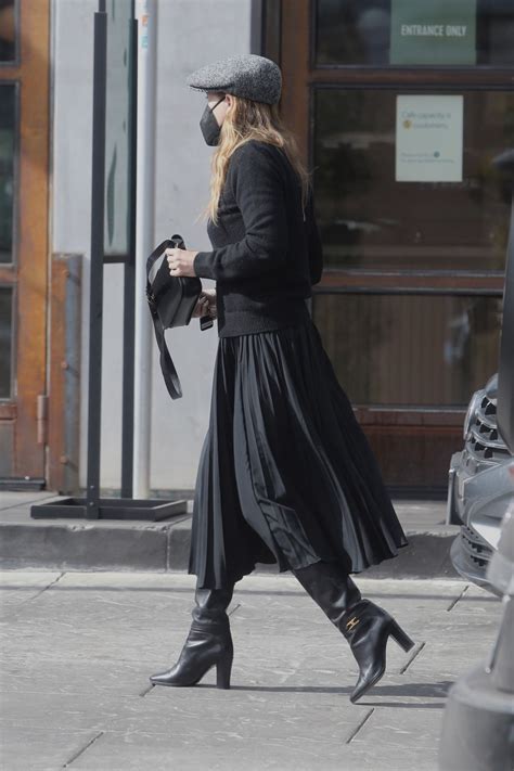 As the highest paid cast member on grey's anatomy, ellen pompeo's net worth has been a hot topic among fans for years. ELLEN POMPEO Out and About in Los Angeles 01/22/2021 ...