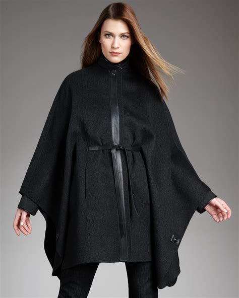 We specialise in the processing of cashmere, vicuña and extrafine wool. Loro Piana Lismore Cashmere Cape in Black - Lyst
