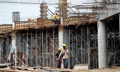 Menyekat peluang pekerjaan pekerja tempatan akan tetapi ia membantu dalam kebanyakan buruh asing yang datang bekerja di malaysia lebih tertumpu kepada sektor. DIALOG RAKYAT: Pengambilan pekerja asing dibekukan hingga ...