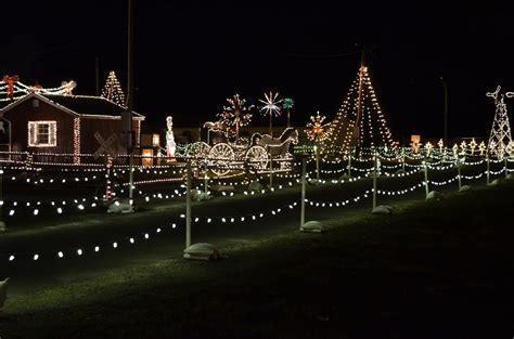 See The Best Christmas Lights Near Pittsburgh At These Displays