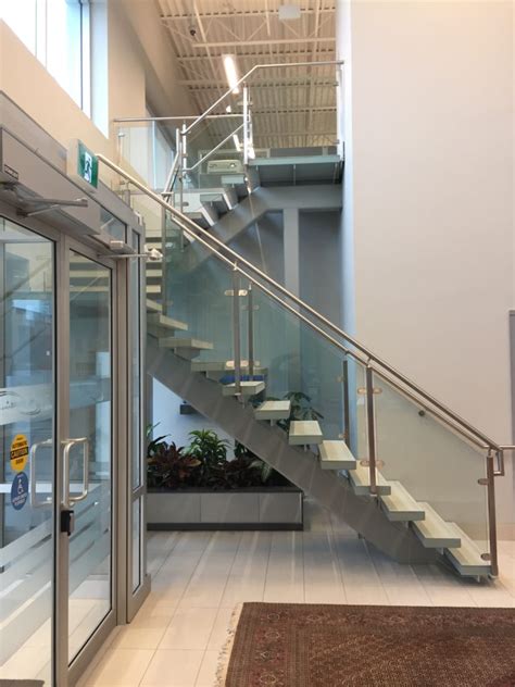 Between the columns of the steel railings can be placed glass panes in different shapes, thickness and colors. GALLERY | INTERIOR | Glass | Stainless Steel Railings ...