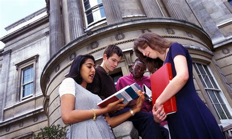 Universities Should Take Pupils Race Into Account To Help Poorer