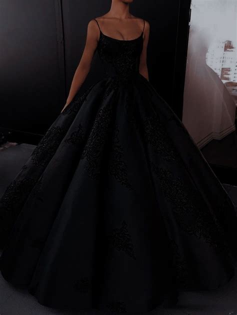 Pin By Tata On Fashion Aesthetic Pretty Prom Dresses Ball Dresses