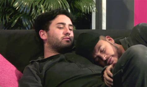 Big Brother 2016 Ryan Ruckledge And Hughie Maughan Kiss Tv And Radio