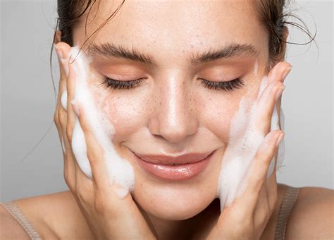 Natural Ways To Moisturize Oily Skin Skincaretopnews