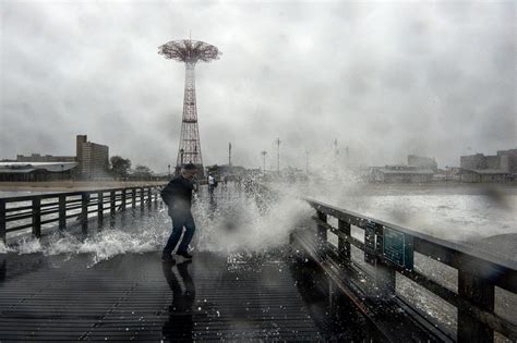 Hurricane Sandy Pounds New York City As It Moves Inland The New York