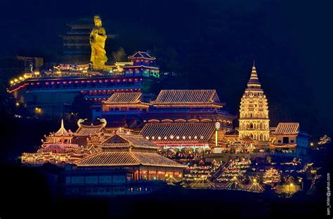 Perched on the top of a hill in air itam is kek lok si, a stunning must see while visiting penang. Travel: Kek Lok Si Temple (Penang) - A Thousand Lights