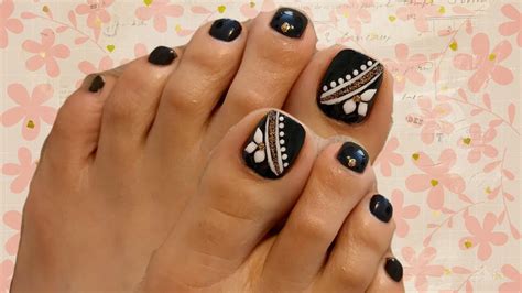 Uñas sencillas para pies : Diseño elegante para las uñas de pies en negro - YouTube