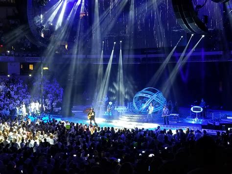Concert Review: Garth Brooks - The Music Pill
