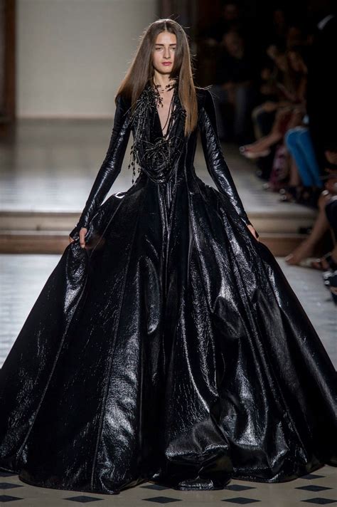 Pin By Liz Williams On Gothic Haute Couture Fashion Dark Fashion
