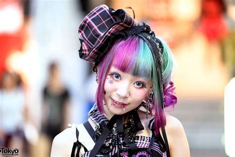 Harajuku Girl W Piercings Pink Blue Hair Hnaoto Putumayo And Winged