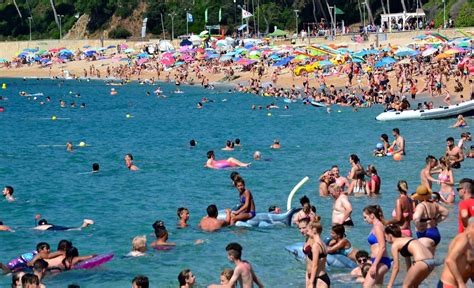 The Beach In Lloret De Mar Costa Brava Spain Natación Nadadores Mundo