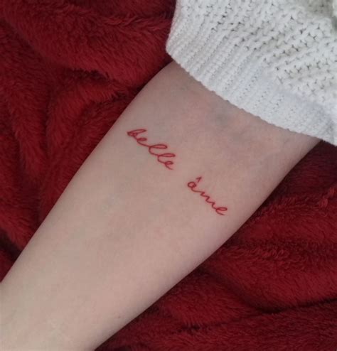 Small Red Tattoo Idee Per Tatuaggi Tatuaggi Geometrici Nuovi Tatuaggi