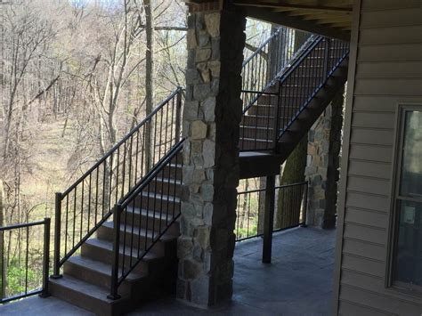 With a variety of designs, colors, and textures, you decide what fits you. Westbury Verticable C80 | Aluminum Railing