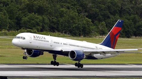 Strangers Caught In A Sex Act On Delta Flight Could Face Felony Charges