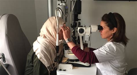 بروفيسور مينة لغماري أخصائي في طب العيون في الرباط DabaDoc MA
