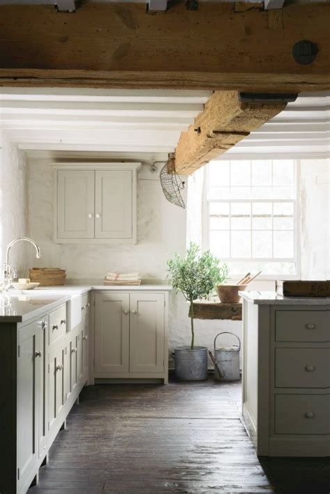 21 Beautifully Rustic English Country Kitchen Design Details To Add