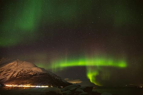 Your Guide To Seeing The Northern Lights The Elevated Moments